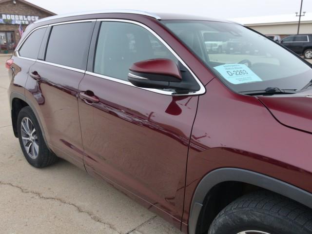 used 2017 Toyota Highlander car, priced at $16,988