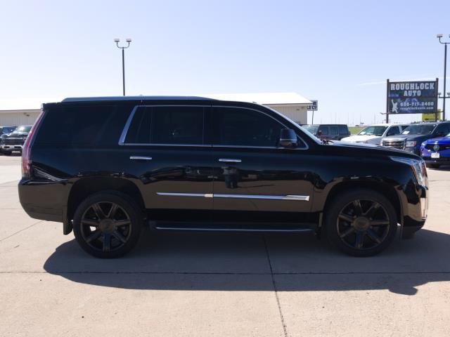 used 2015 Cadillac Escalade car, priced at $31,268