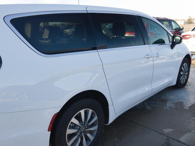 used 2024 Chrysler Pacifica Hybrid car, priced at $38,994