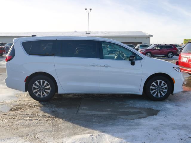 used 2024 Chrysler Pacifica Hybrid car, priced at $38,994