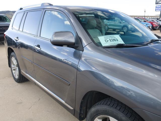 used 2013 Toyota Highlander car, priced at $17,984