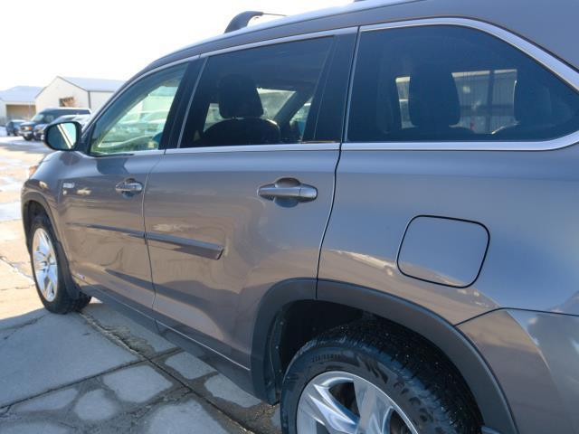 used 2017 Toyota Highlander Hybrid car, priced at $22,987