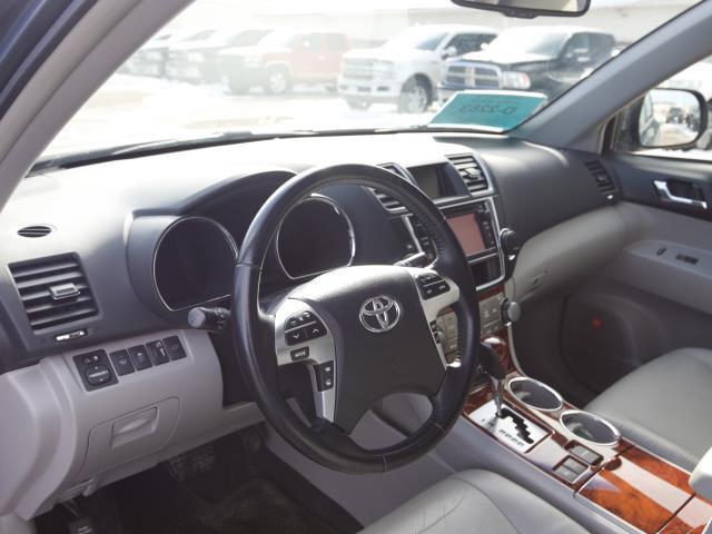 used 2013 Toyota Highlander Hybrid car, priced at $15,984
