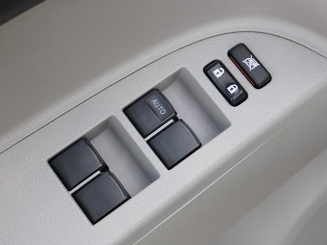 used 2013 Toyota Highlander Hybrid car, priced at $15,657
