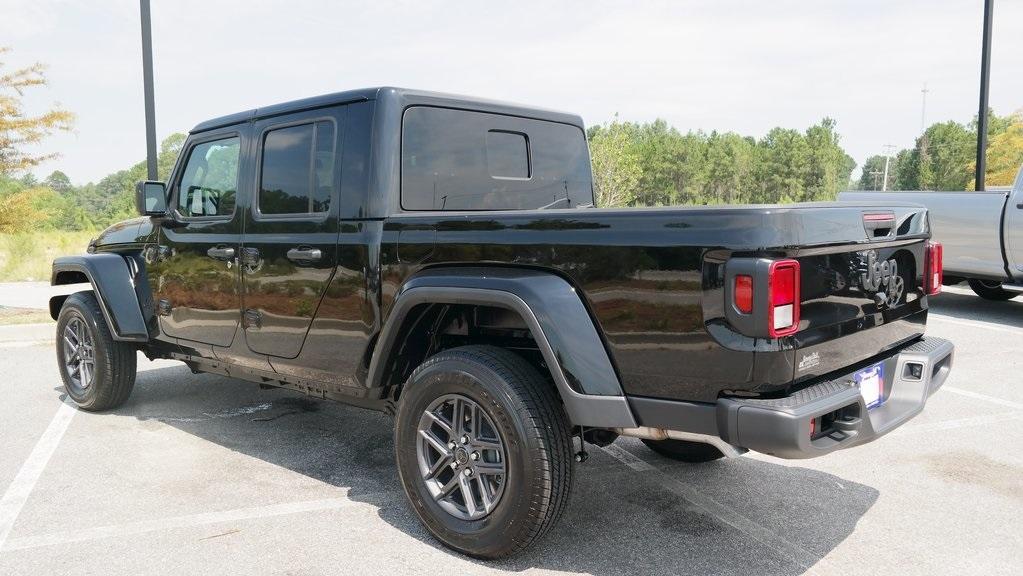 new 2025 Jeep Gladiator car, priced at $42,827