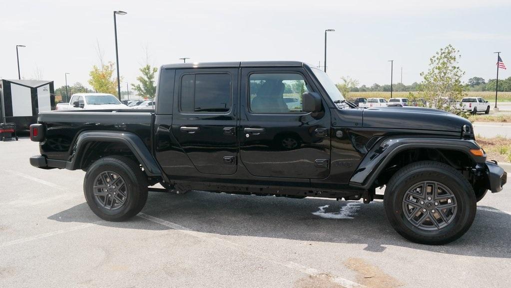 new 2025 Jeep Gladiator car, priced at $42,827