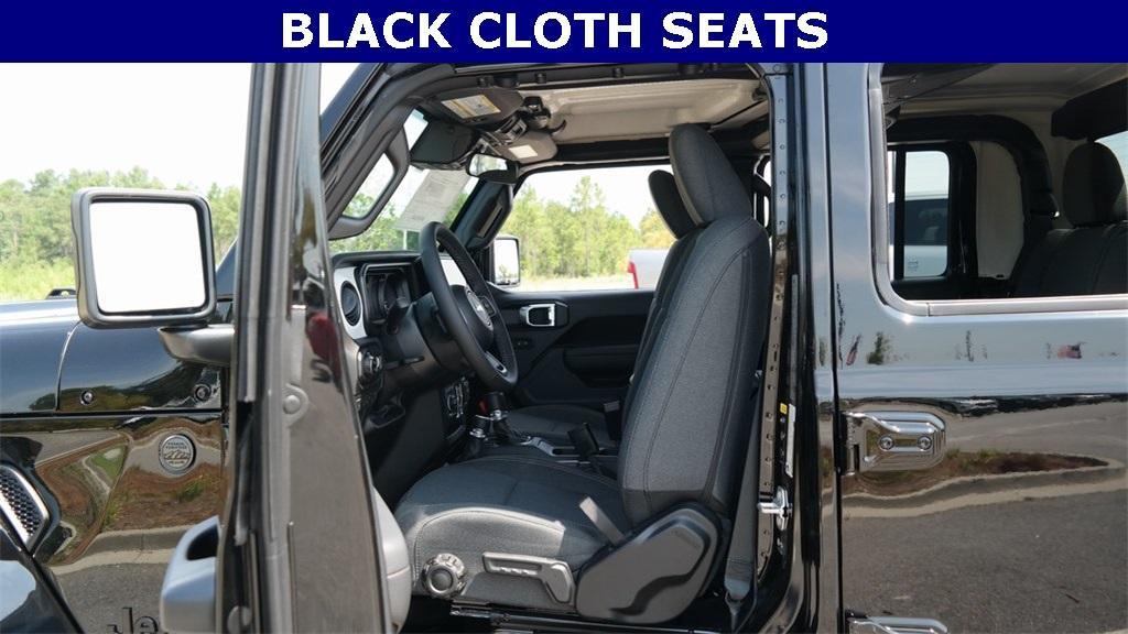 new 2025 Jeep Gladiator car, priced at $42,827