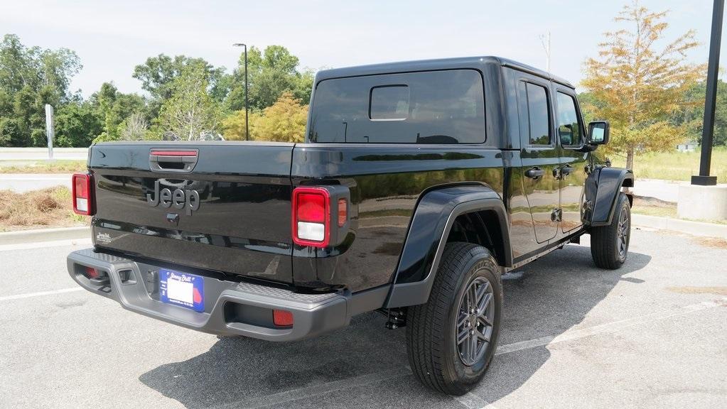 new 2025 Jeep Gladiator car, priced at $42,827