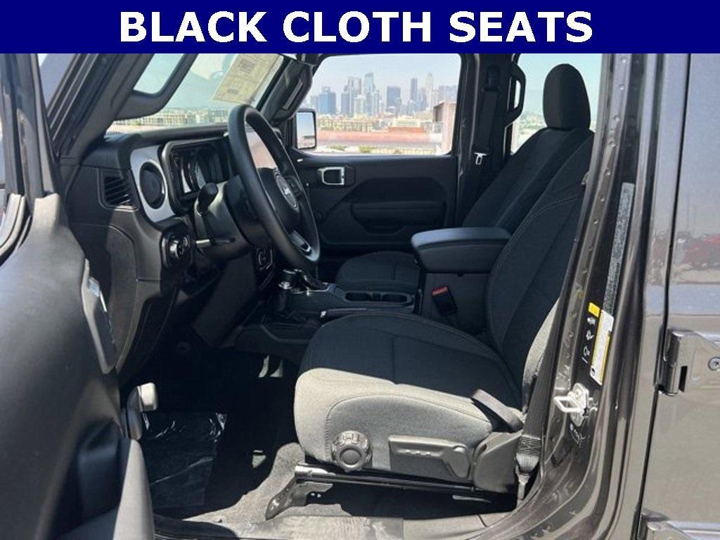 new 2025 Jeep Gladiator car, priced at $43,528