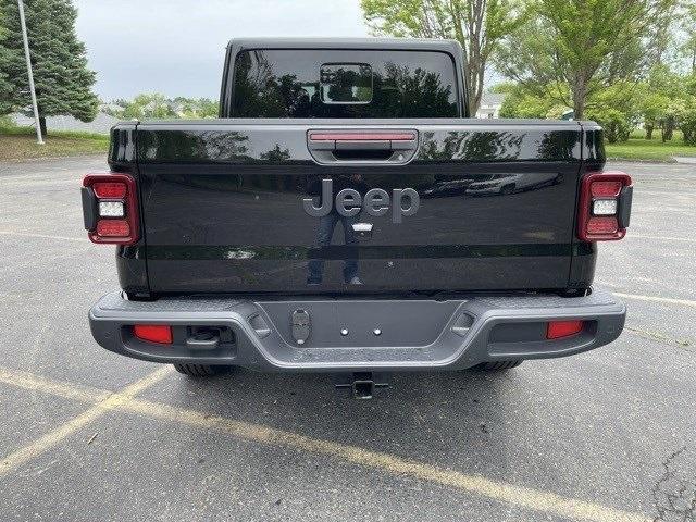 new 2025 Jeep Gladiator car, priced at $43,528