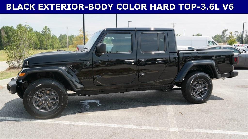 new 2025 Jeep Gladiator car, priced at $42,827