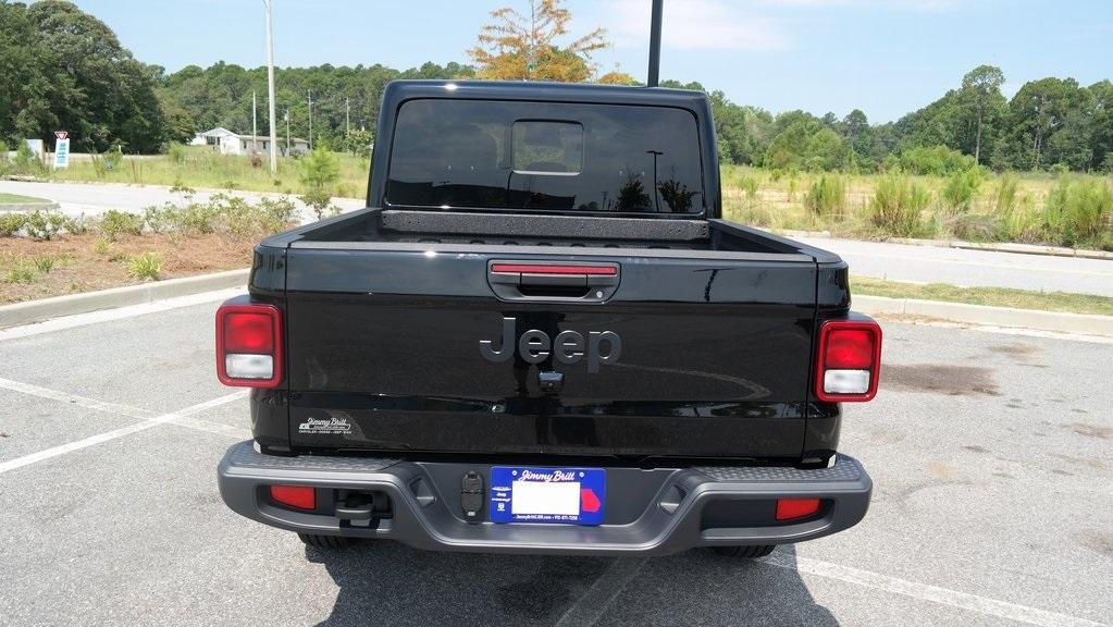 new 2025 Jeep Gladiator car, priced at $42,827