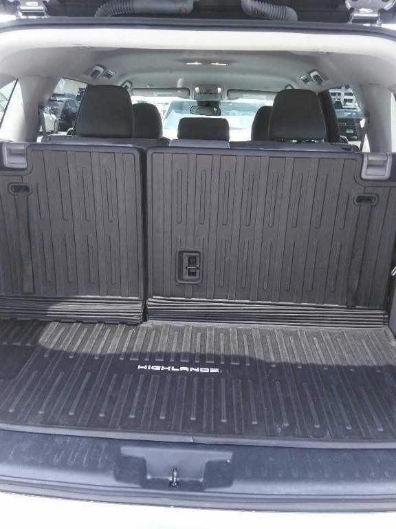 used 2023 Toyota Highlander car, priced at $33,777