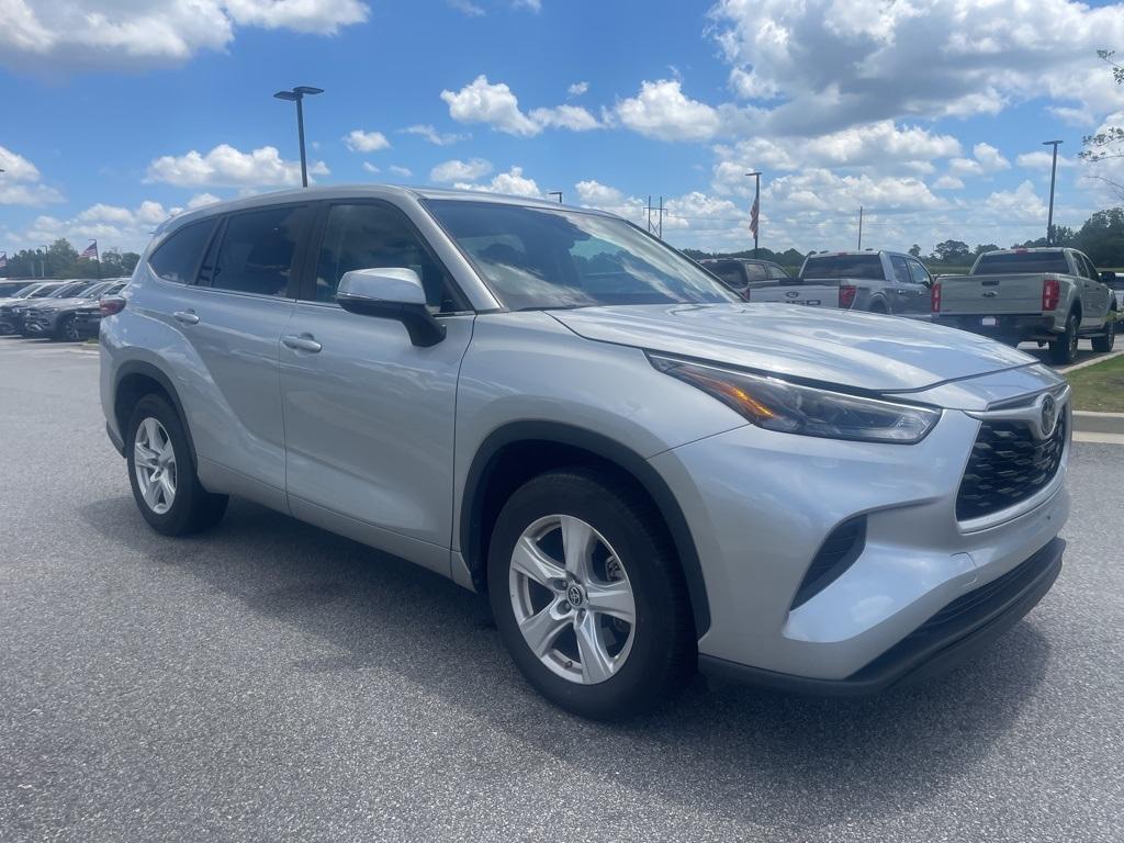 used 2023 Toyota Highlander car, priced at $33,777