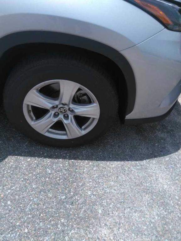 used 2023 Toyota Highlander car, priced at $33,777