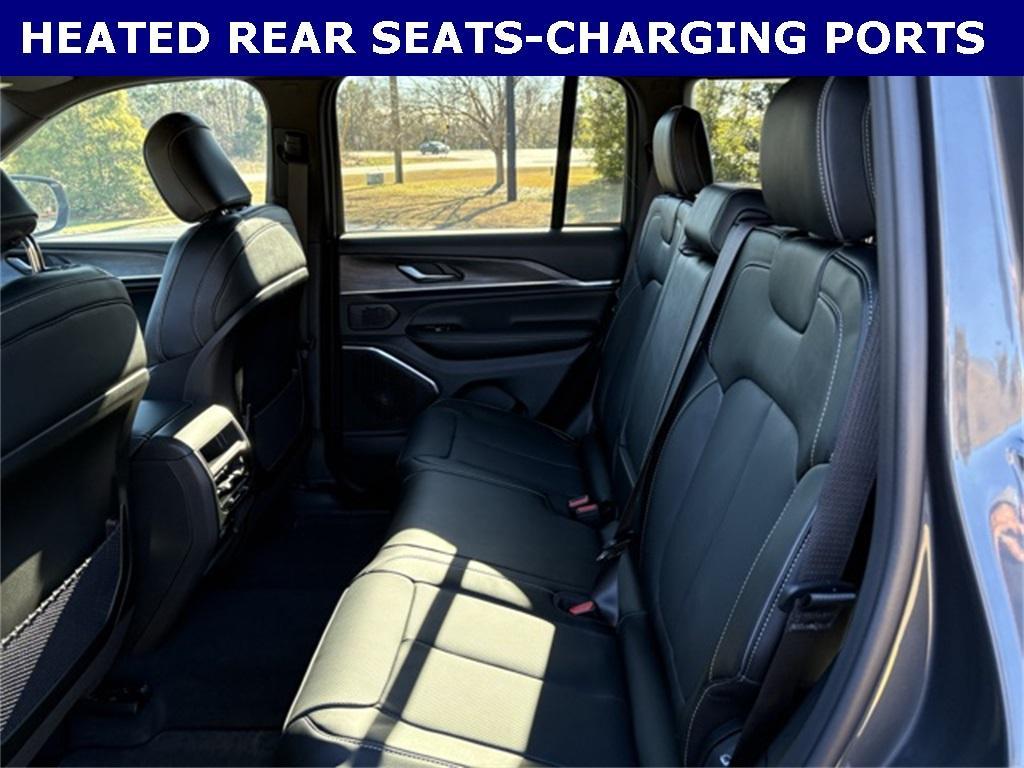 new 2025 Jeep Grand Cherokee car, priced at $51,377
