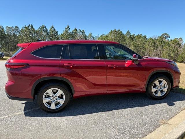 used 2022 Toyota Highlander car, priced at $29,711