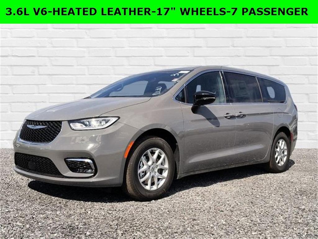 new 2025 Chrysler Pacifica car, priced at $38,640