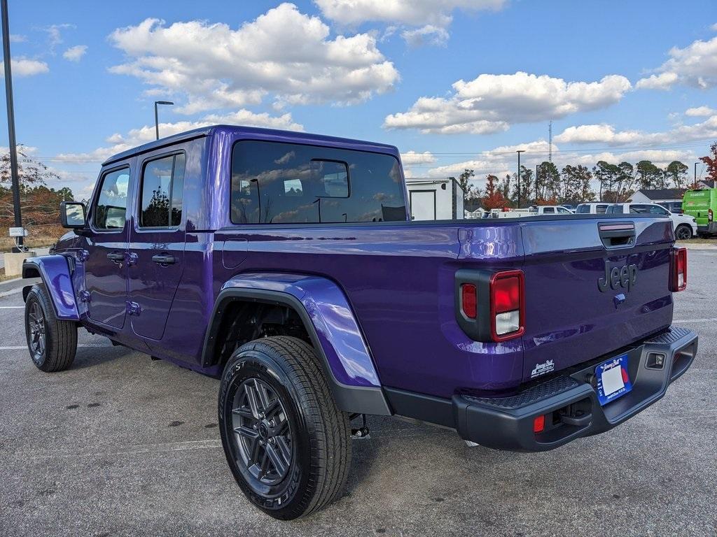 new 2026 Jeep Gladiator car, priced at $46,177