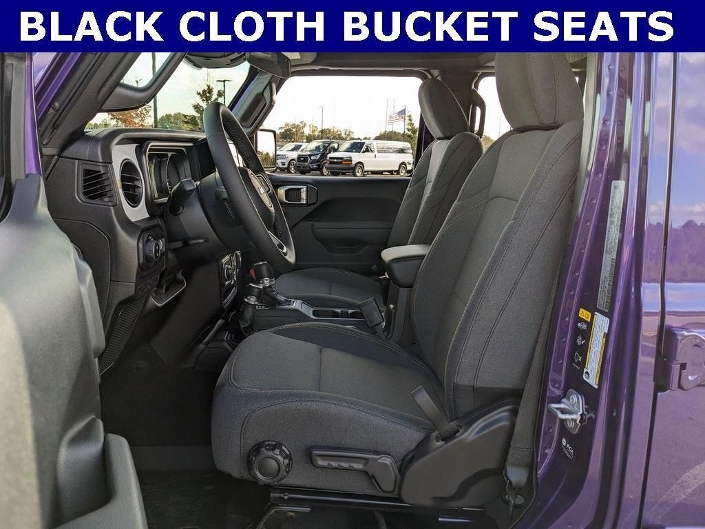 new 2026 Jeep Gladiator car, priced at $46,177