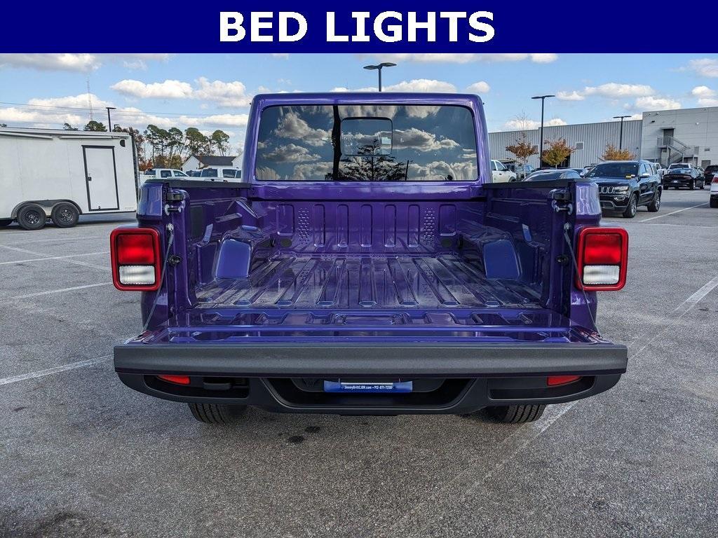 new 2026 Jeep Gladiator car, priced at $46,177