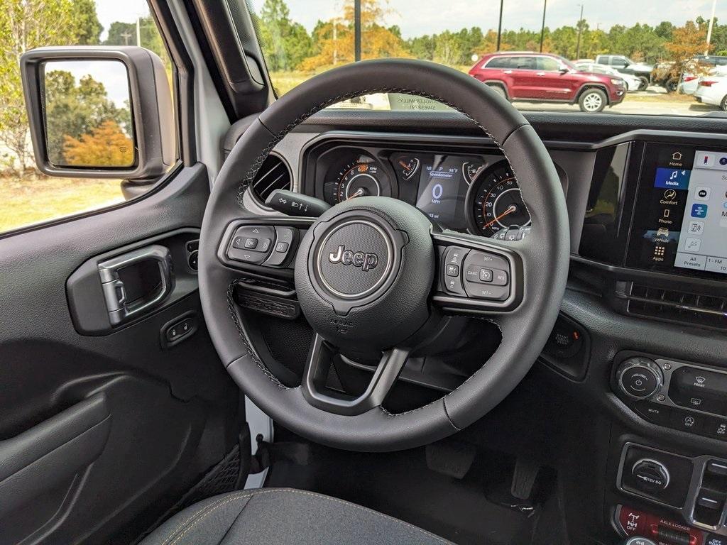 new 2025 Jeep Wrangler car, priced at $46,277