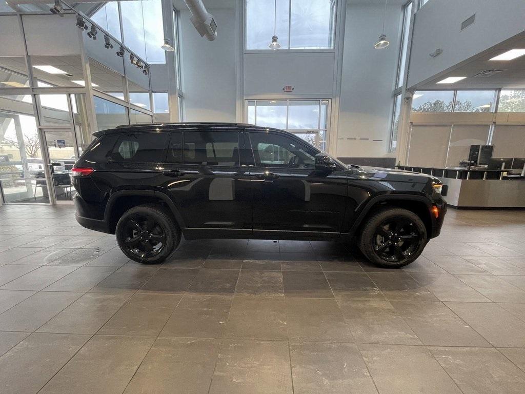 new 2025 Jeep Grand Cherokee car, priced at $46,370