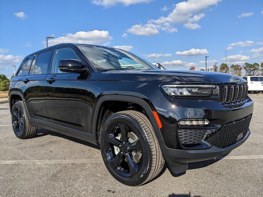 new 2025 Jeep Grand Cherokee car, priced at $41,427