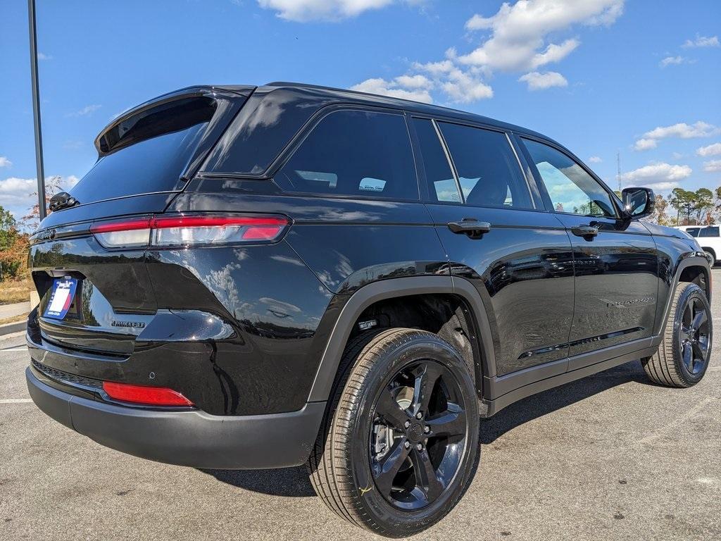 new 2025 Jeep Grand Cherokee car, priced at $41,427