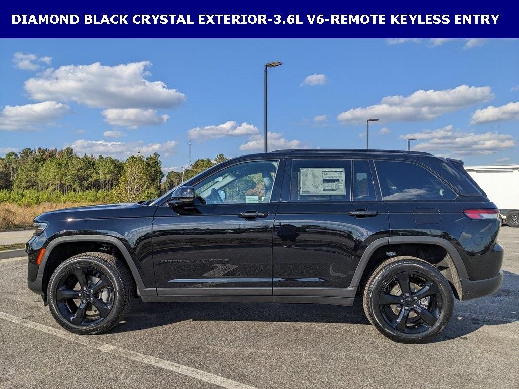 new 2025 Jeep Grand Cherokee car, priced at $41,427