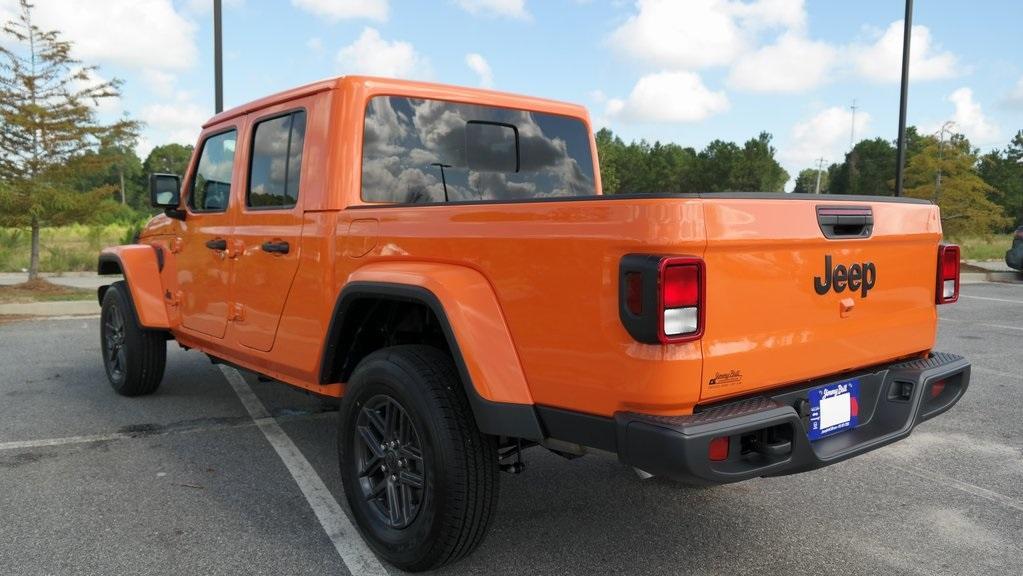 new 2025 Jeep Gladiator car, priced at $35,977
