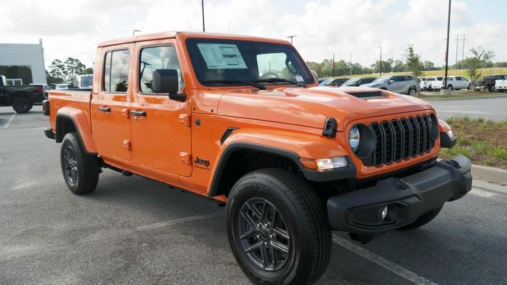 new 2025 Jeep Gladiator car, priced at $35,977