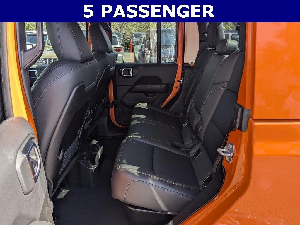new 2025 Jeep Gladiator car, priced at $45,994
