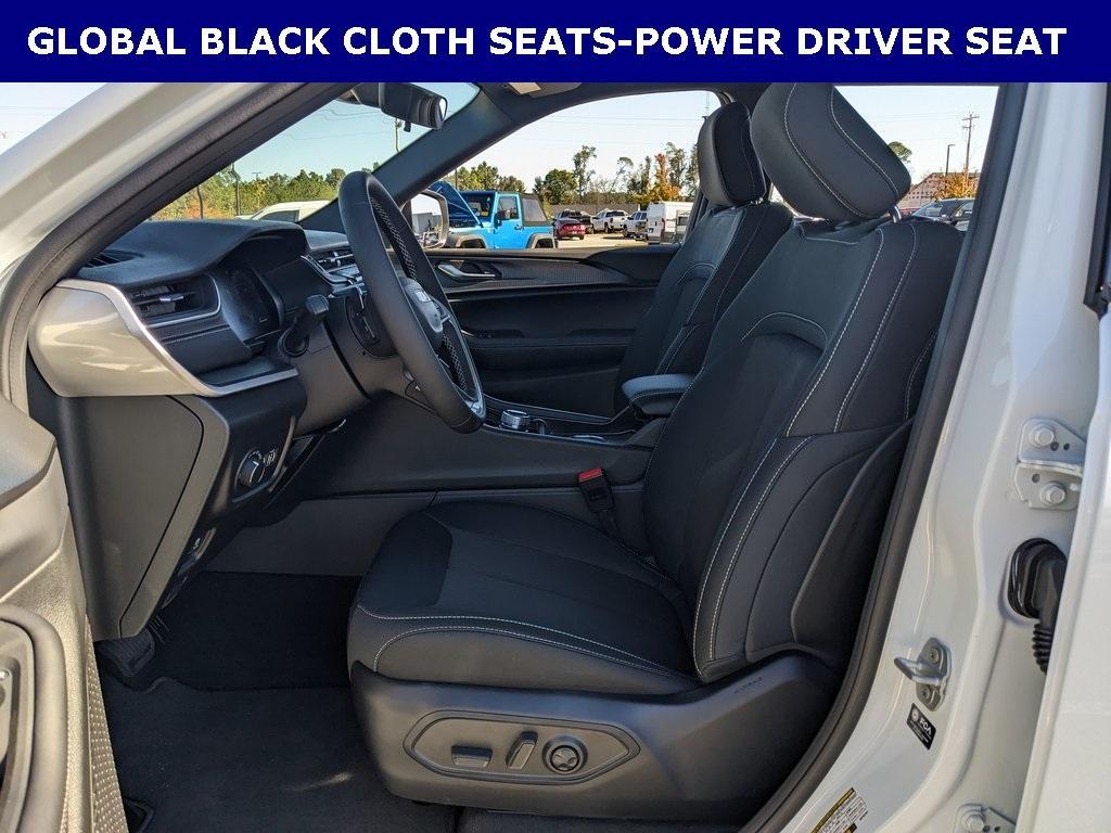 new 2025 Jeep Grand Cherokee L car, priced at $35,777