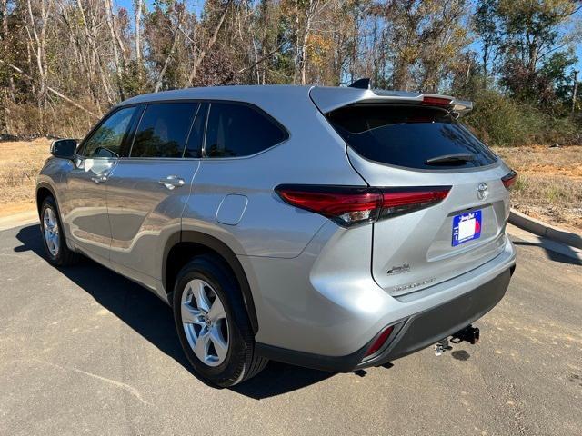 used 2022 Toyota Highlander car, priced at $29,327