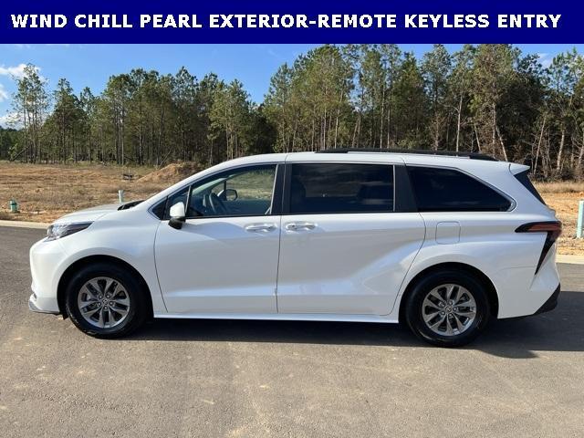 used 2022 Toyota Sienna car, priced at $35,404