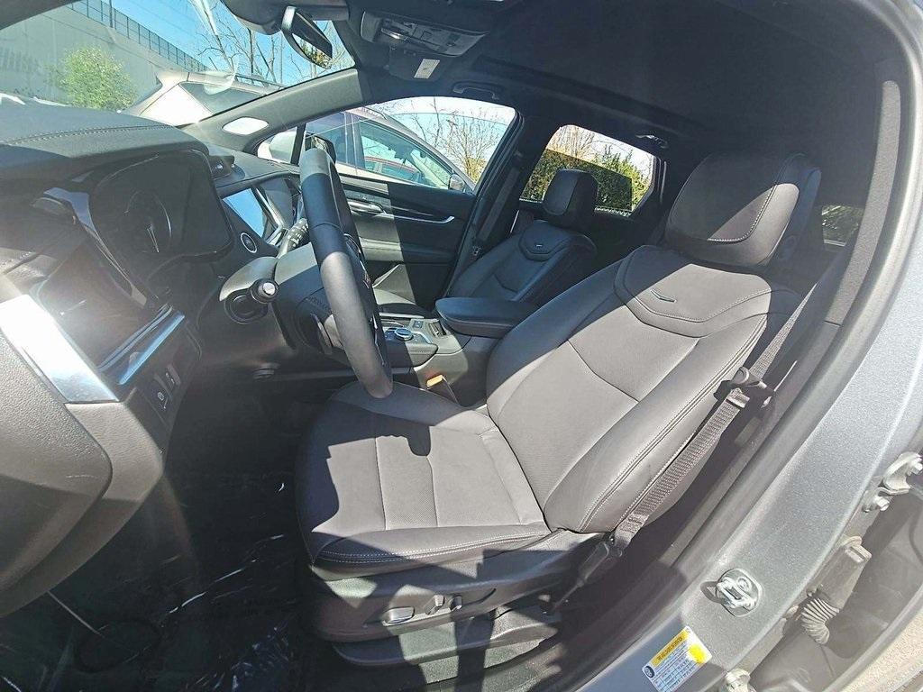 used 2025 Cadillac XT5 car, priced at $47,677