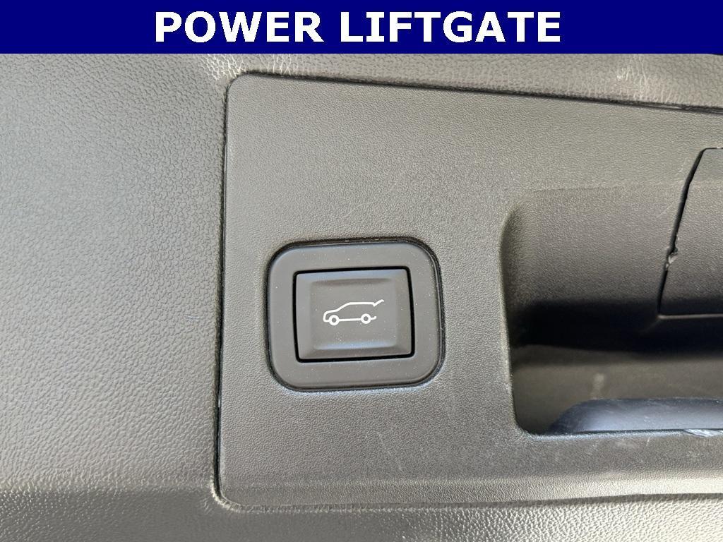 used 2025 Cadillac XT5 car, priced at $46,240
