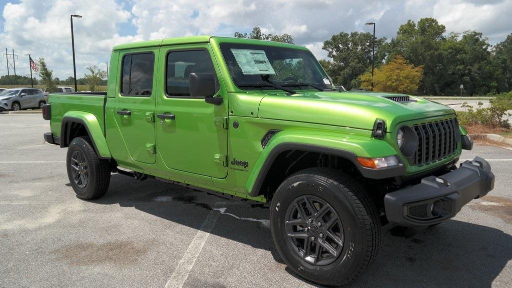 new 2025 Jeep Gladiator car, priced at $35,977