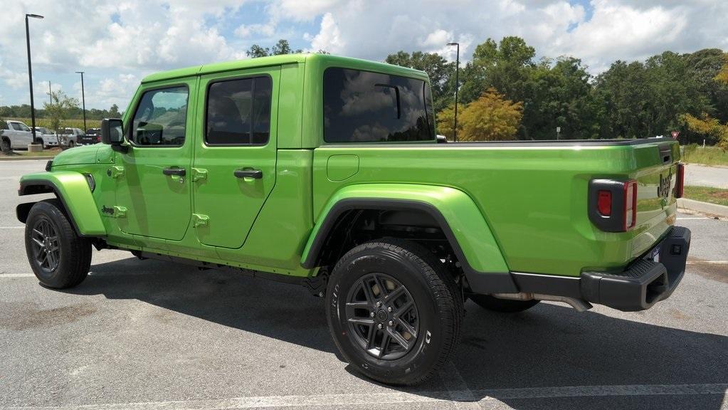 new 2025 Jeep Gladiator car, priced at $35,977