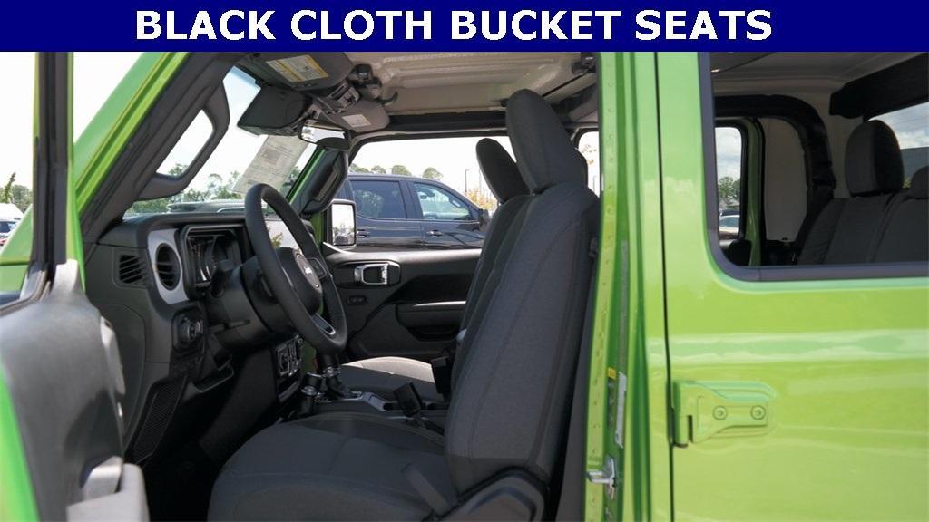 new 2025 Jeep Gladiator car, priced at $35,977