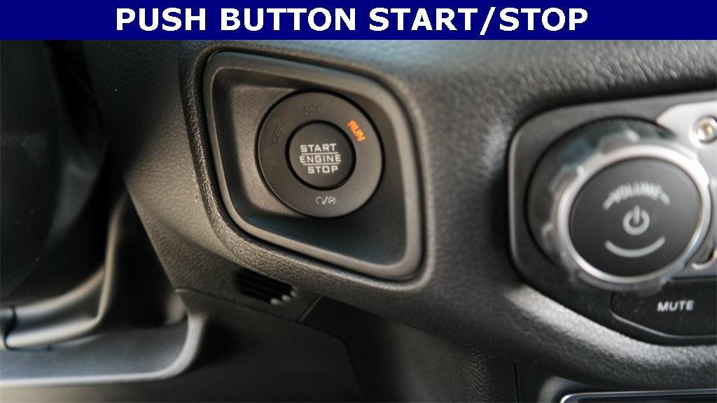 new 2025 Jeep Gladiator car, priced at $35,977