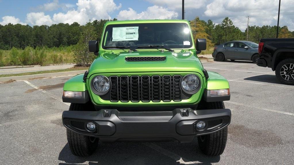 new 2025 Jeep Gladiator car, priced at $35,977