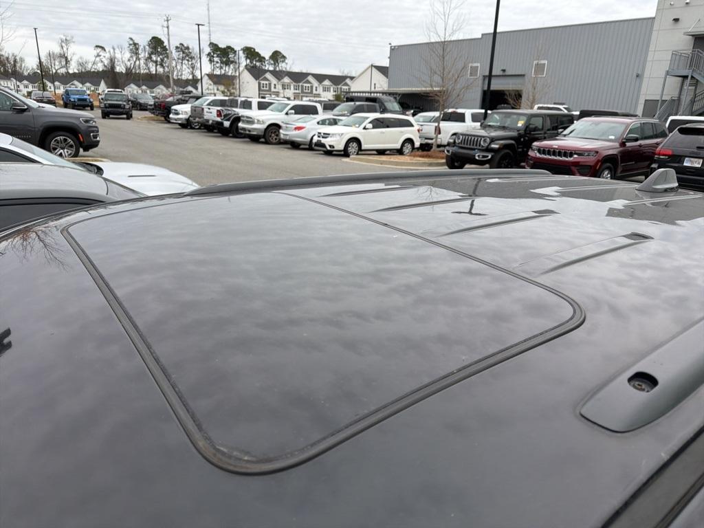 used 2015 Jeep Grand Cherokee car, priced at $12,977