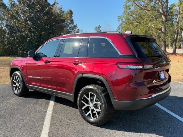 new 2025 Jeep Grand Cherokee car, priced at $38,777