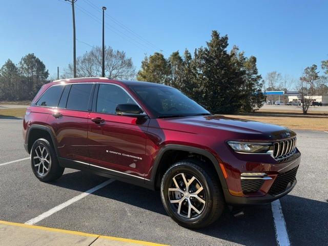 new 2025 Jeep Grand Cherokee car, priced at $38,777