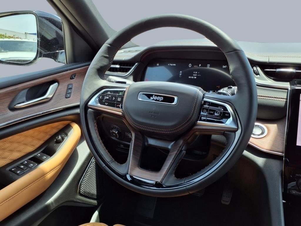 new 2025 Jeep Grand Cherokee car, priced at $55,827