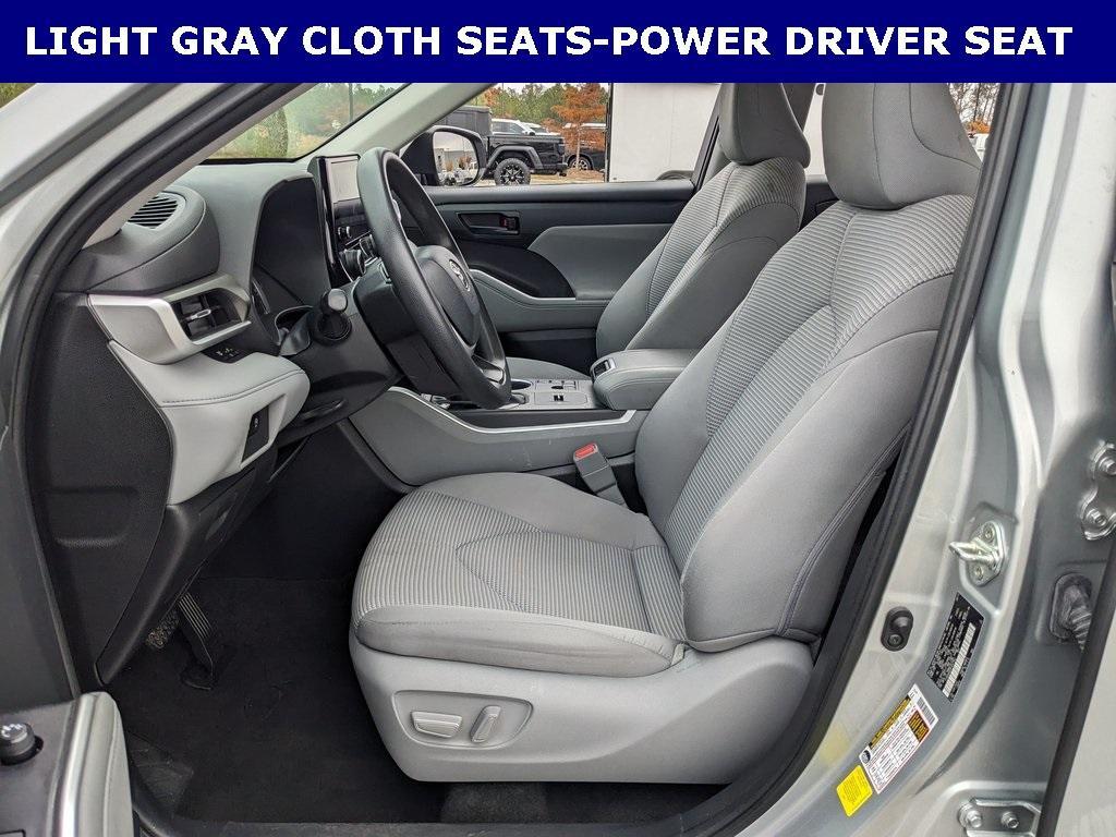 used 2023 Toyota Highlander car, priced at $30,864