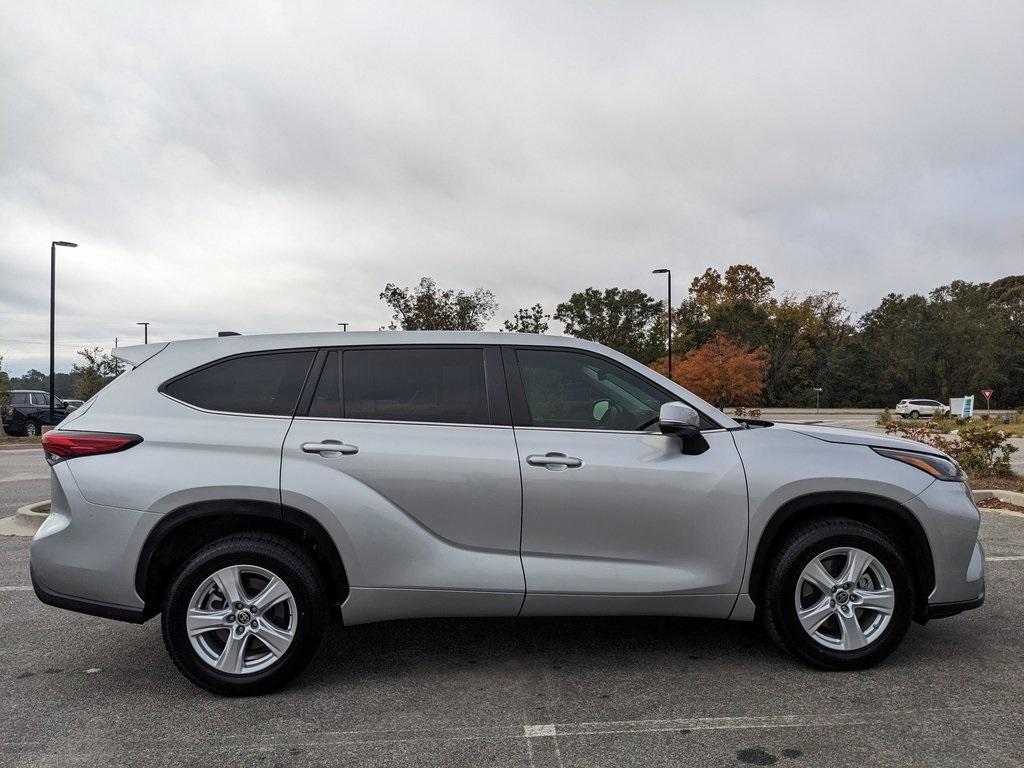 used 2023 Toyota Highlander car, priced at $30,864
