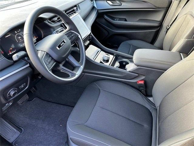 new 2025 Jeep Grand Cherokee car, priced at $36,250